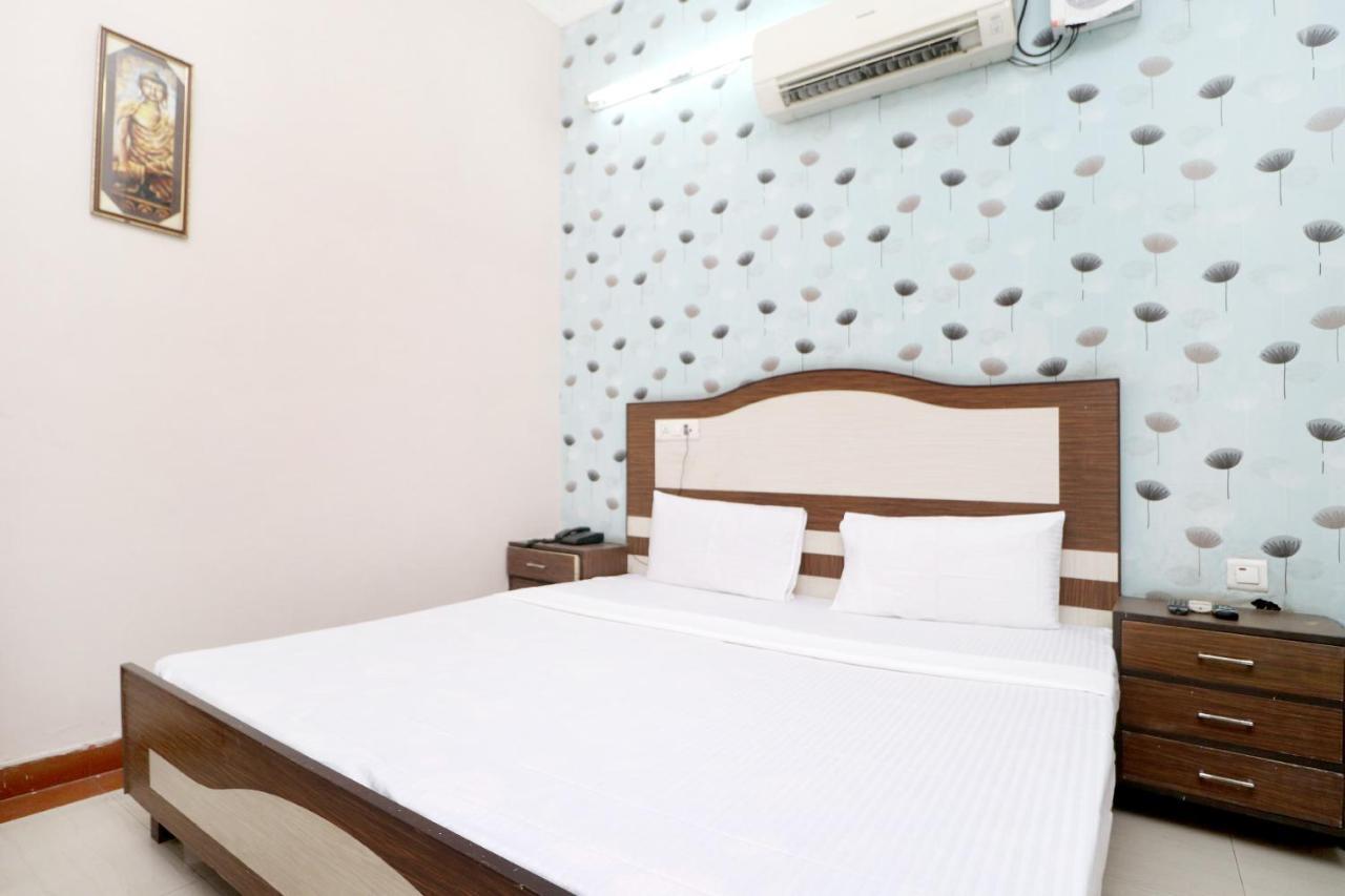 Spot On 43045 Hotel Vivek Plaza Shāhpur Exterior foto