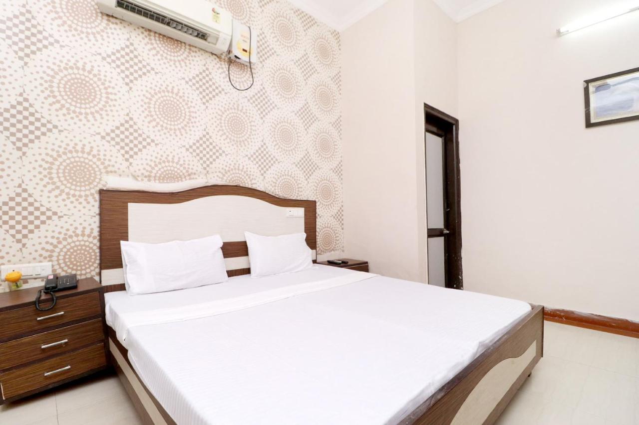 Spot On 43045 Hotel Vivek Plaza Shāhpur Exterior foto